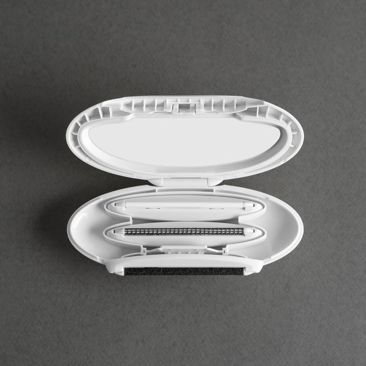 Compact Gleener – travel-sized fabric shaver & lint brush