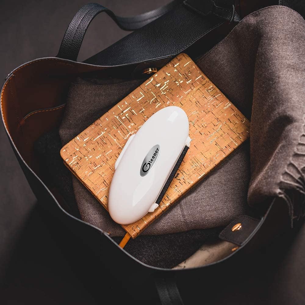 Compact Gleener – travel-sized fabric shaver & lint brush