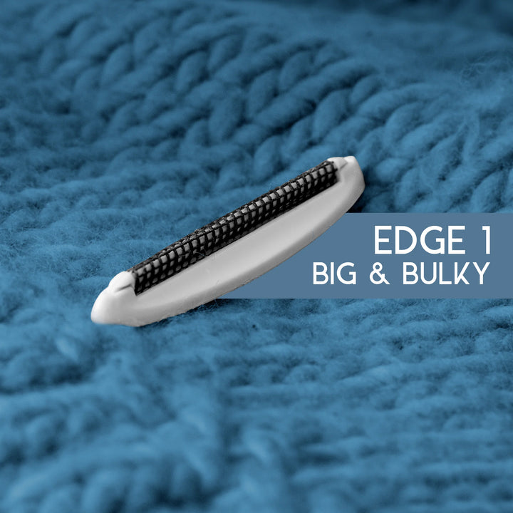 Compact Gleener – travel-sized fabric shaver & lint brush