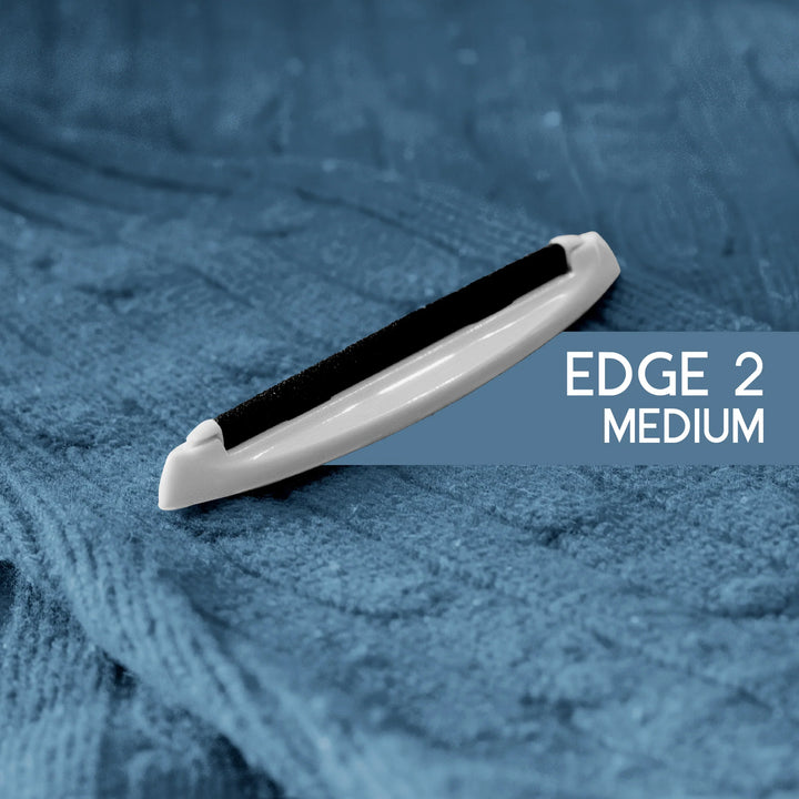 Compact Gleener – travel-sized fabric shaver & lint brush